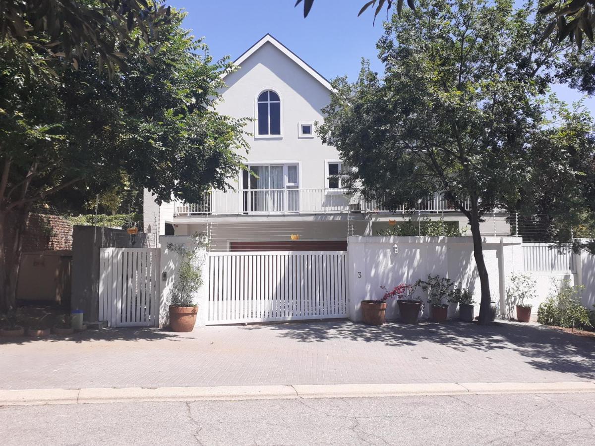 3 On Tessa Guesthouse جوهانسبورغ المظهر الخارجي الصورة